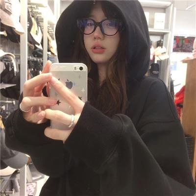 超级明星金·卡戴珊 封面